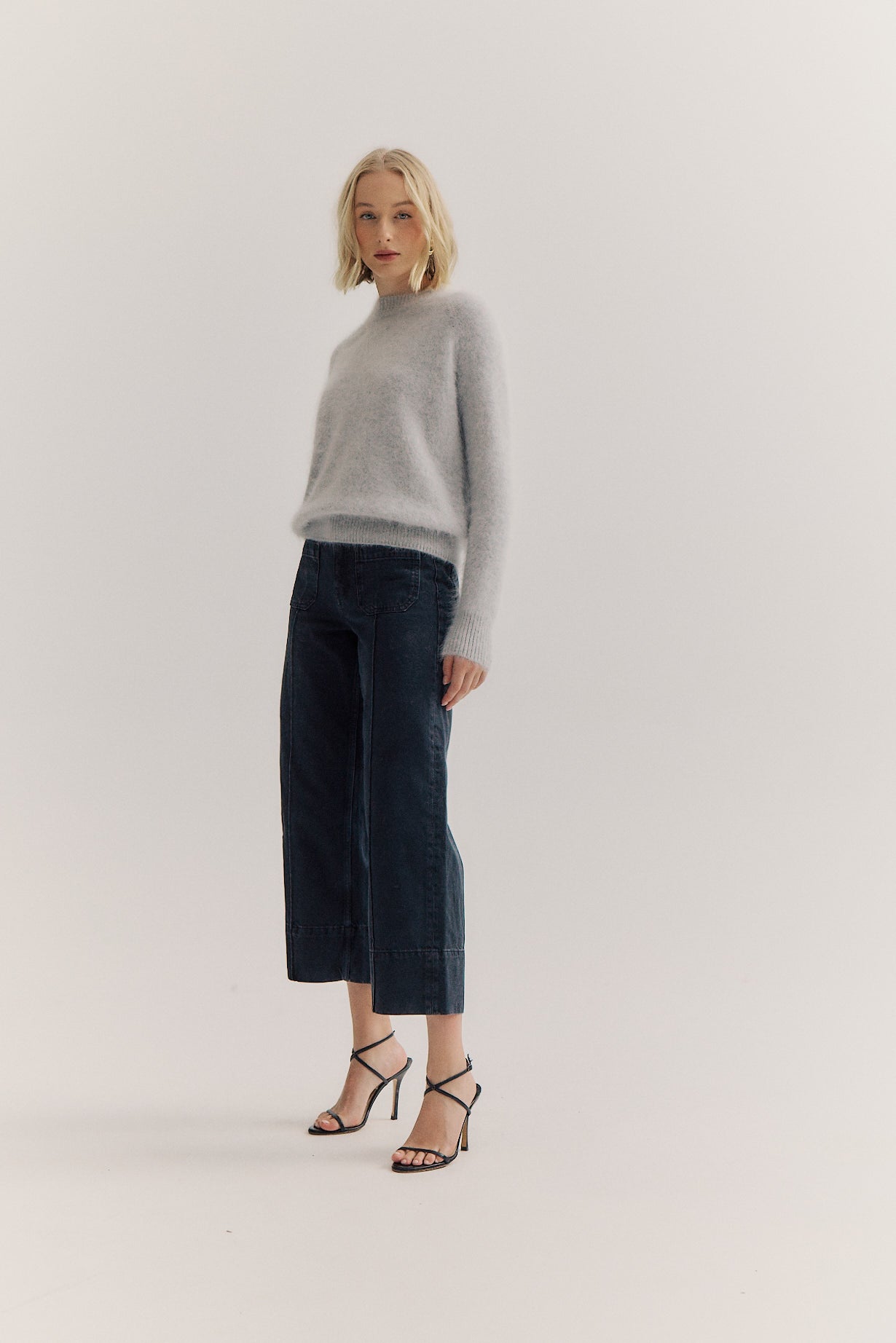Adele Crew - Light Grey