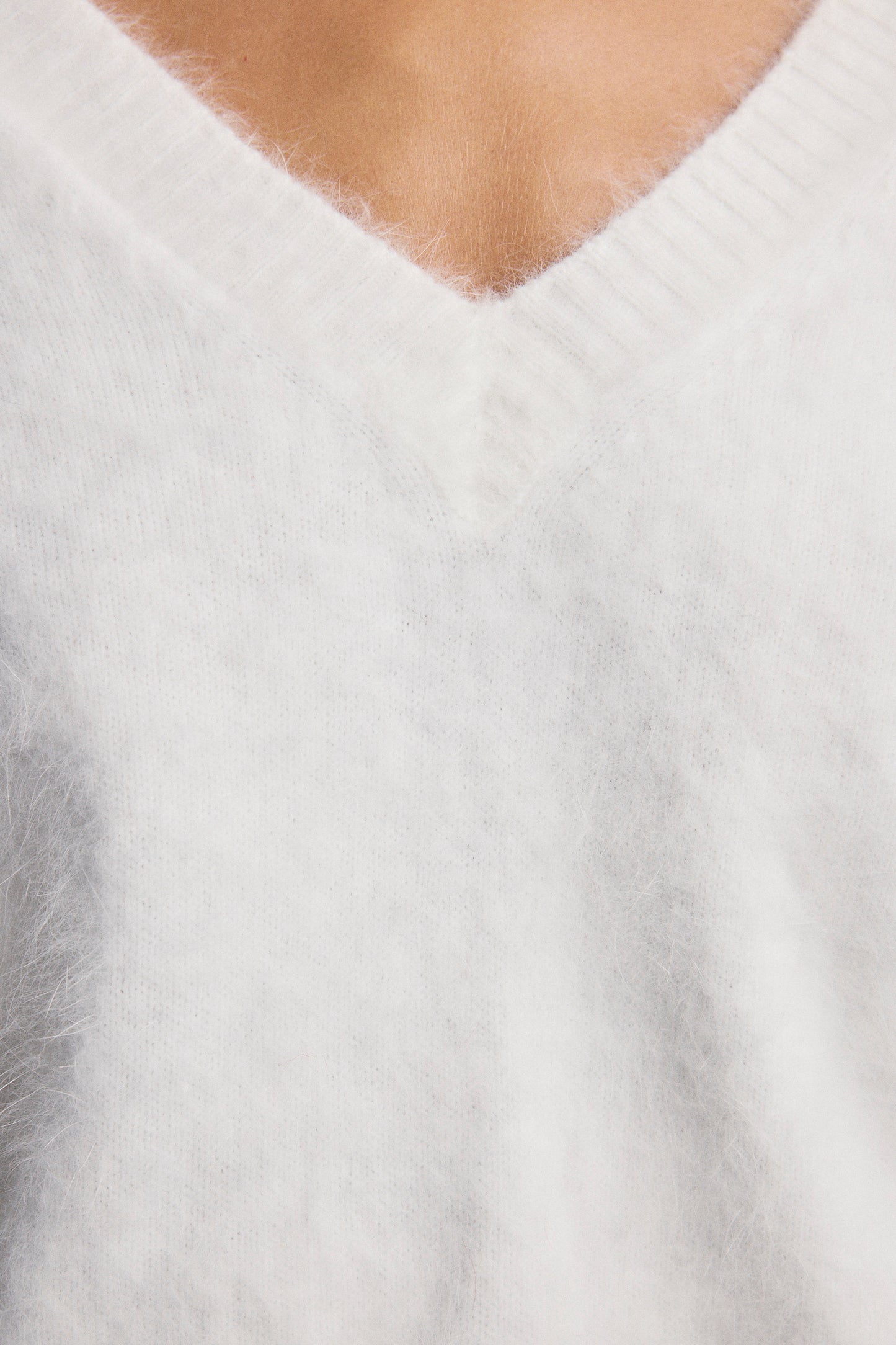 Olivia Cashmere V Neck - Snow