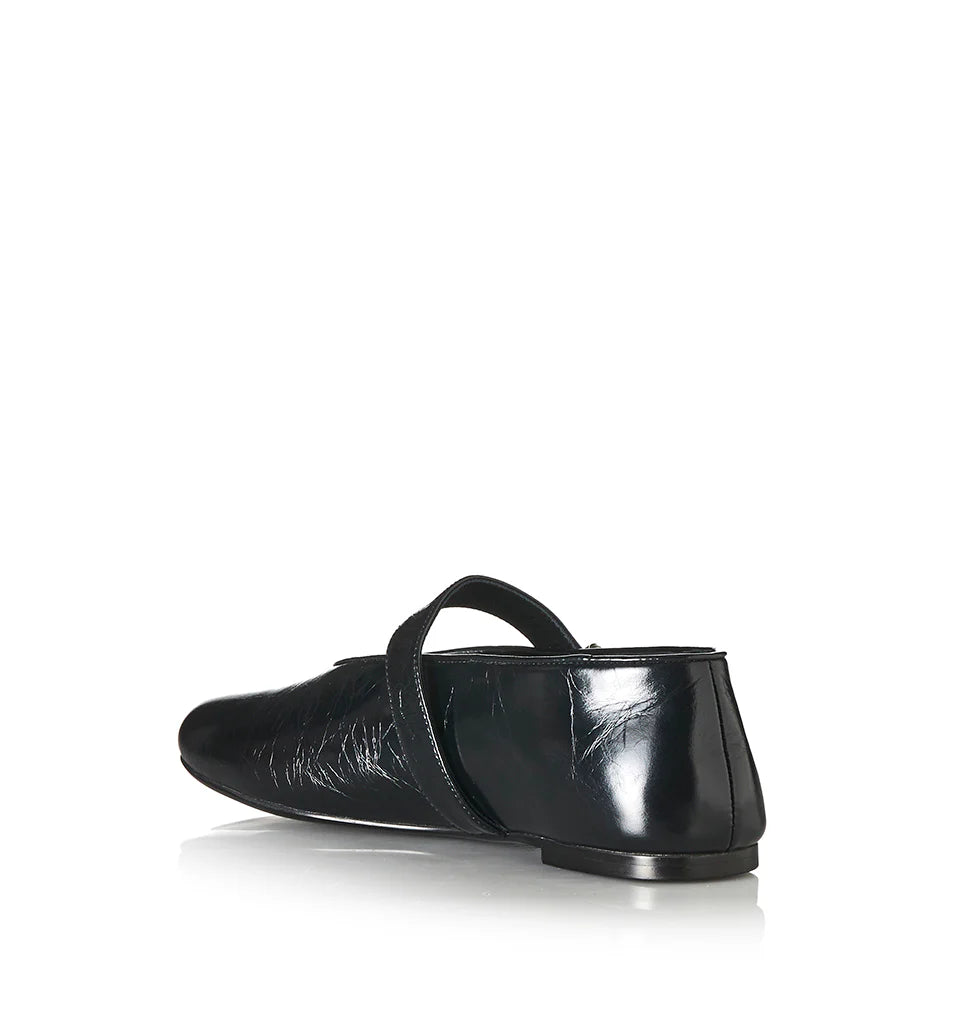Pip - Black Oily Leather
