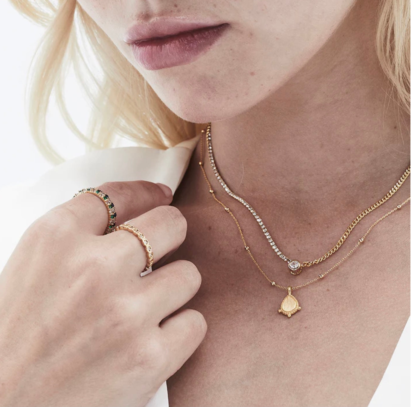 Leora necklace