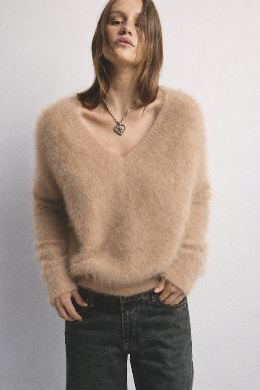 Olivia V Neck - Latte