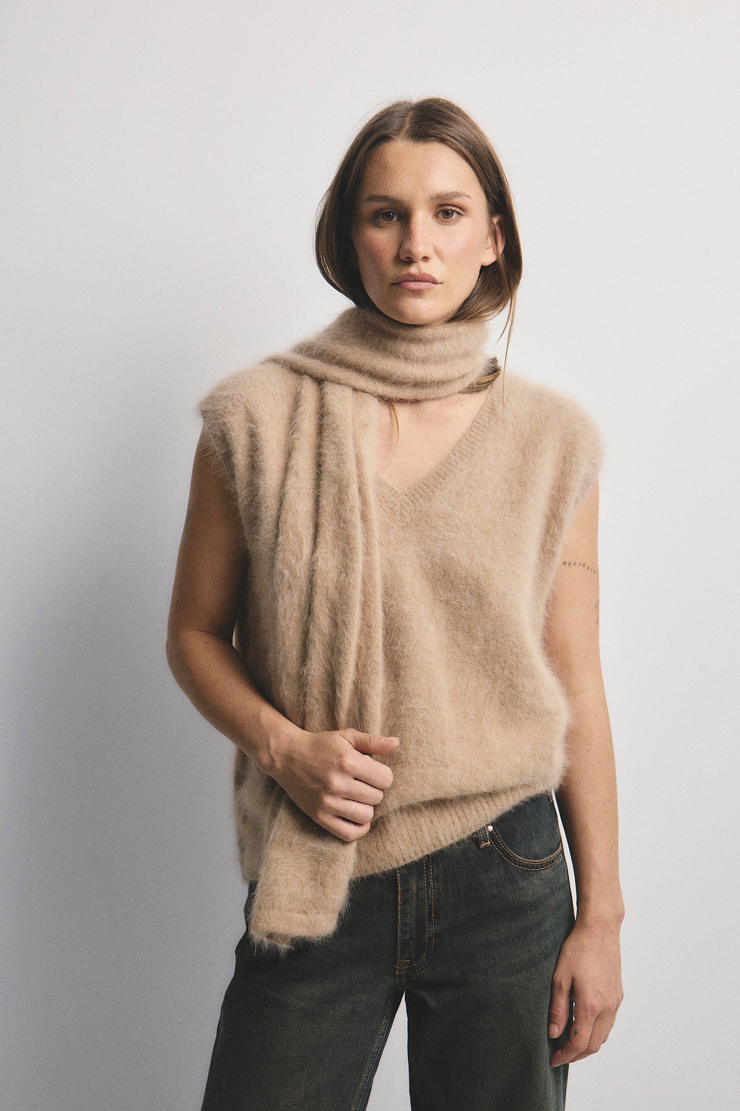 Ebony Vest - Latte